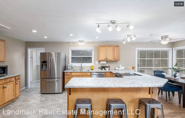 Building Photo - 6 br, 3.5 bath House - 3538 Lakeway Drive