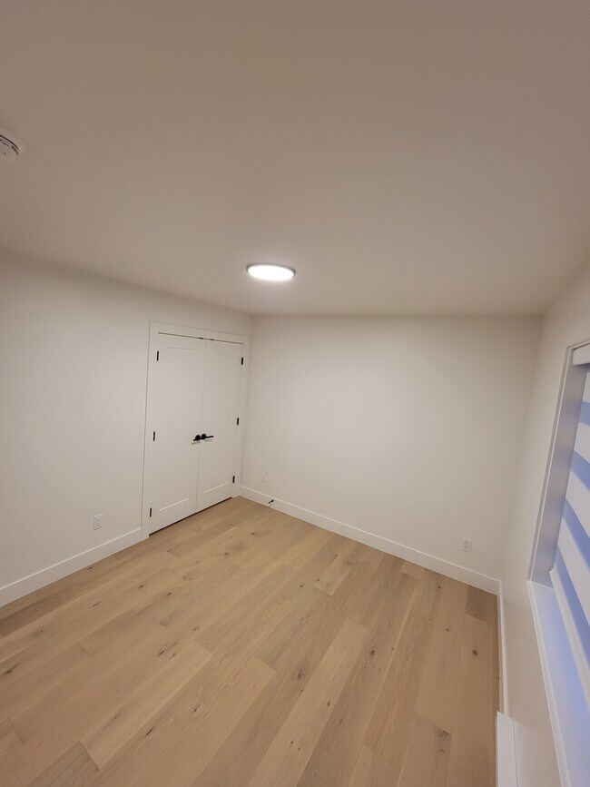 Building Photo - 21780 18 Av