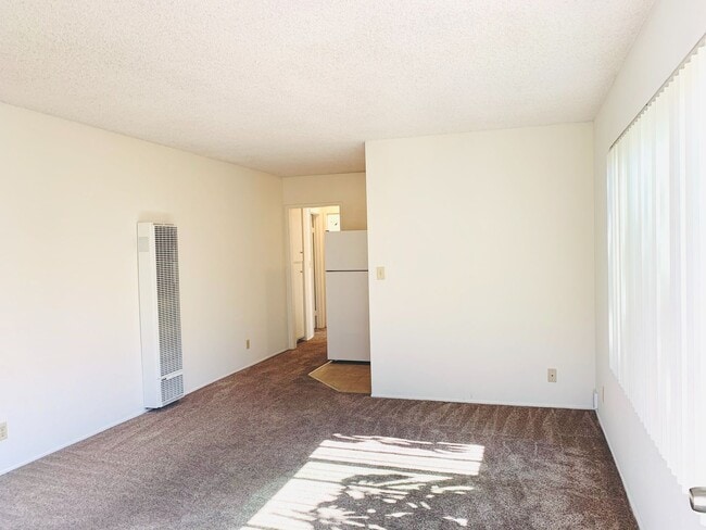 Building Photo - Live in Mission Beach Right by the Water! 2BD/1BA Top Floor Apartment w/ Parking! Only $2,895/mo