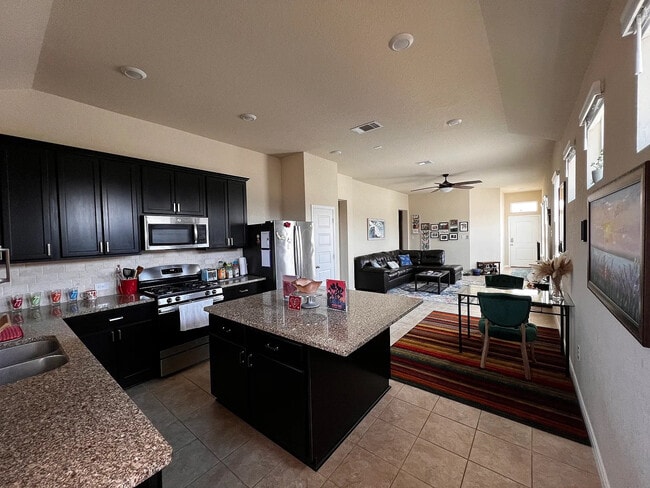 Building Photo - Room in House on Devils River