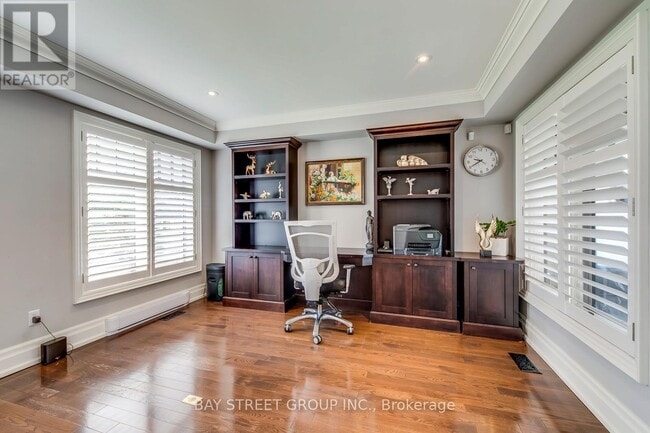 Building Photo - 1267 Donlea Crescent