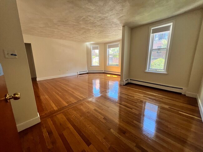 Building Photo - 303 Tappan St