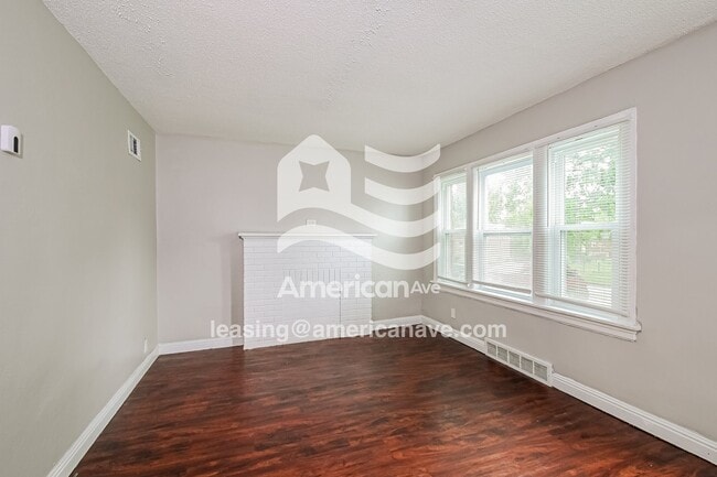 Building Photo - 207 Newell Dr