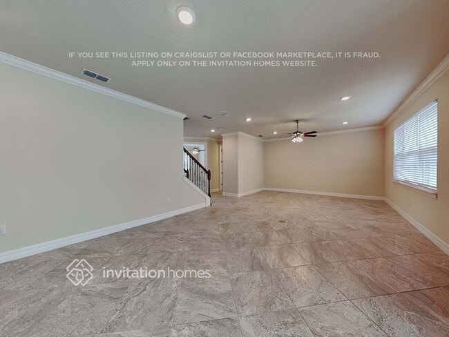 Foto del edificio - 5167 Royal Point Ave