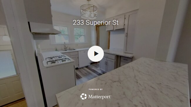 Visita virtual disponible en https://fallsrentals.com - 233 Superior St