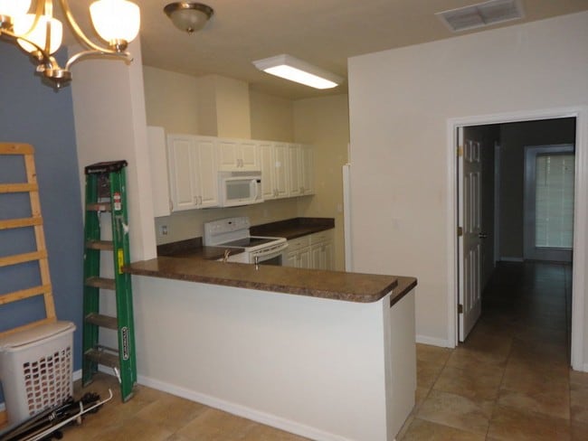 Building Photo - 289 SW 145th Dr