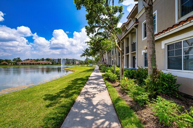 Foto del edificio - Bell Miramar Place