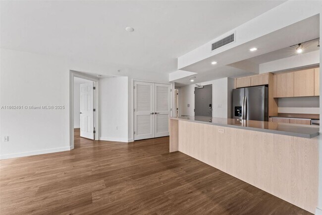 Foto del edificio - 1500 Bay Rd