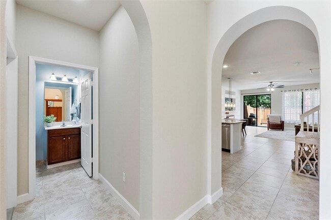 Building Photo - 10450 Wellington Parc Dr