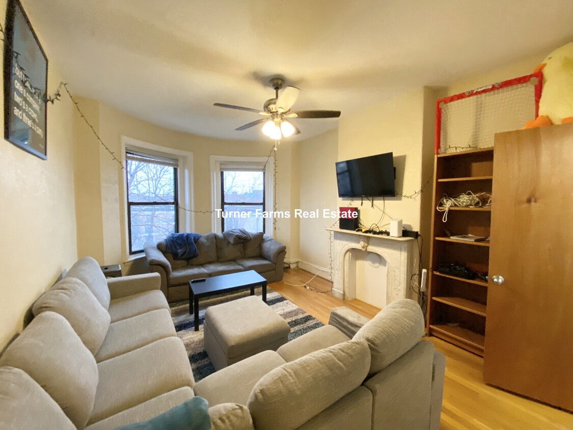 Primary Photo - 88 Hammond St