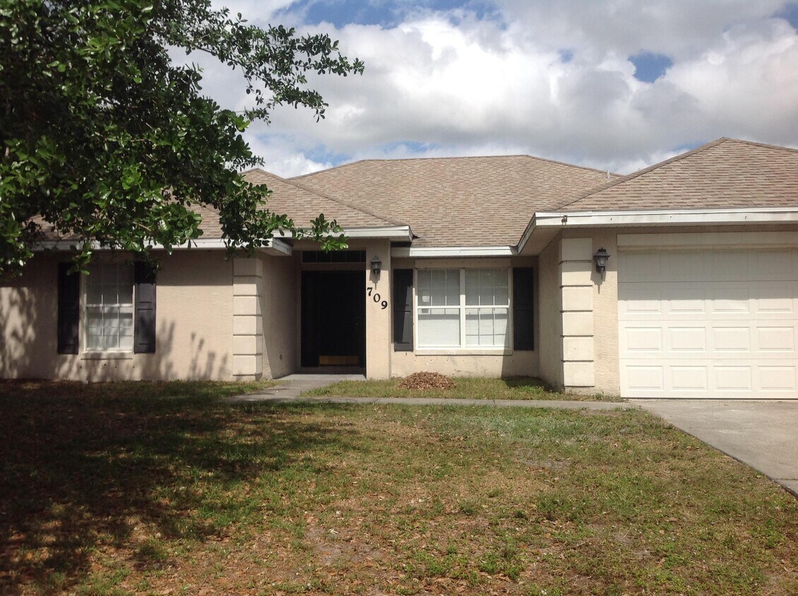 709 SW Monsoon Rd, Port Saint Lucie, FL 34953 House for Rent in Port Saint Lucie, FL