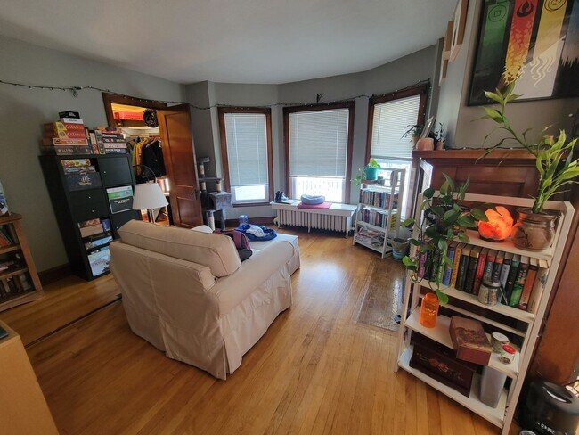 Foto del edificio - 330-332 N 12th Ave E