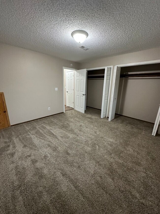 216 Sherman Ave, Lebanon, MO 65536 House Rental in Lebanon, MO