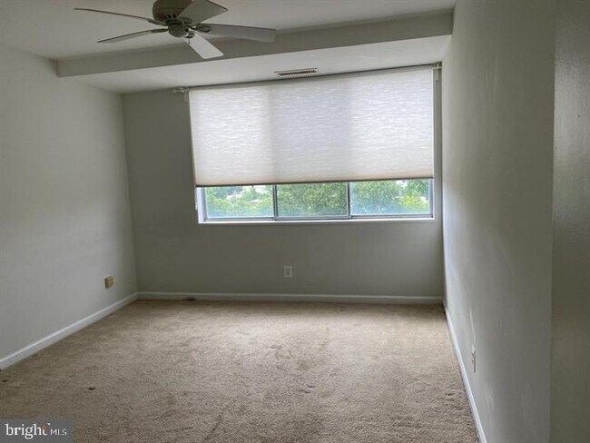 Building Photo - 4977 Battery Ln