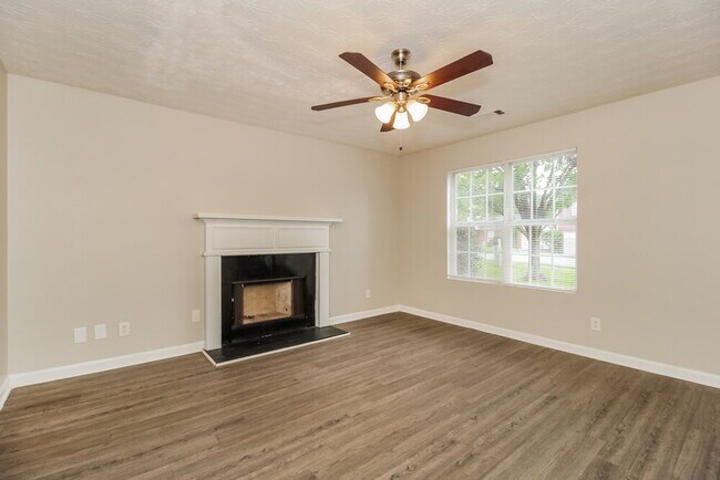 Building Photo - 2028 Oak Terrace Dr SE
