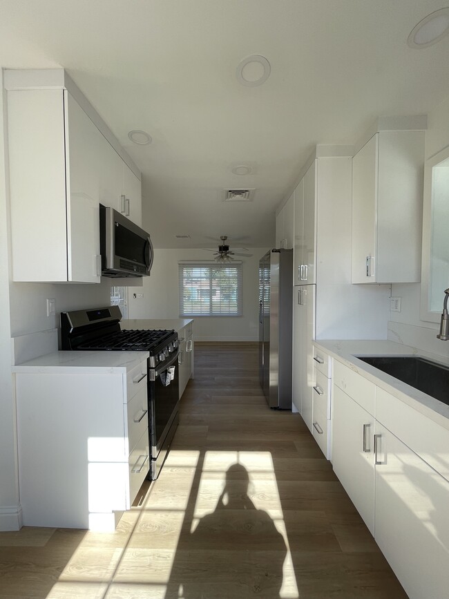 Building Photo - 7721 Chimineas Ave