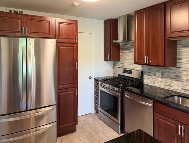Foto del edificio - 325 Memory Ln