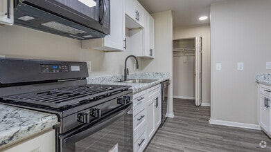 2BR,1.5BA,-1118SF - Pines of York