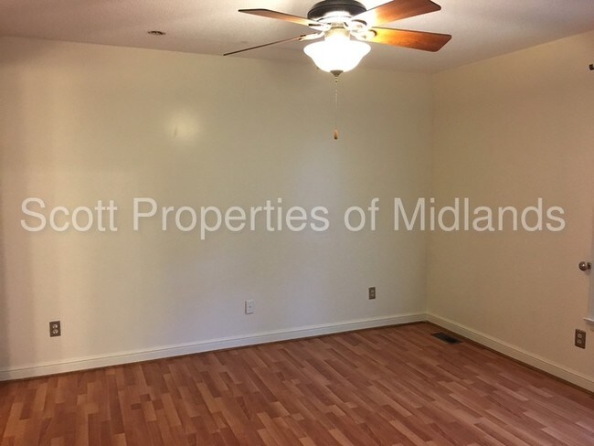 Foto del edificio - 300 Hickory Hill Trail