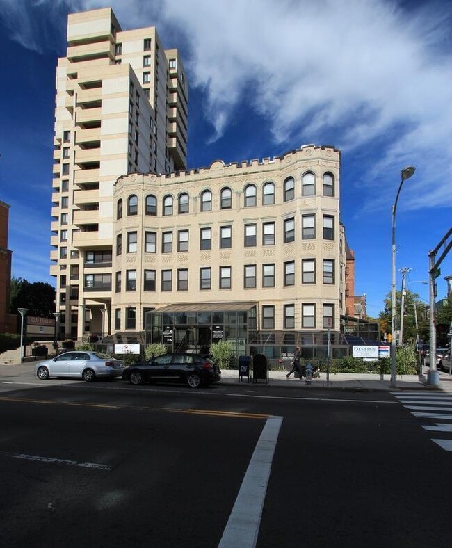 Building Photo - 77 Hancock St