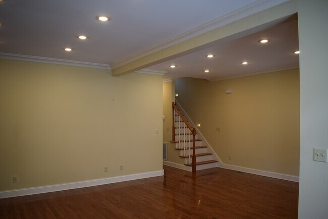 Building Photo - 571 Cedar Creek Rd
