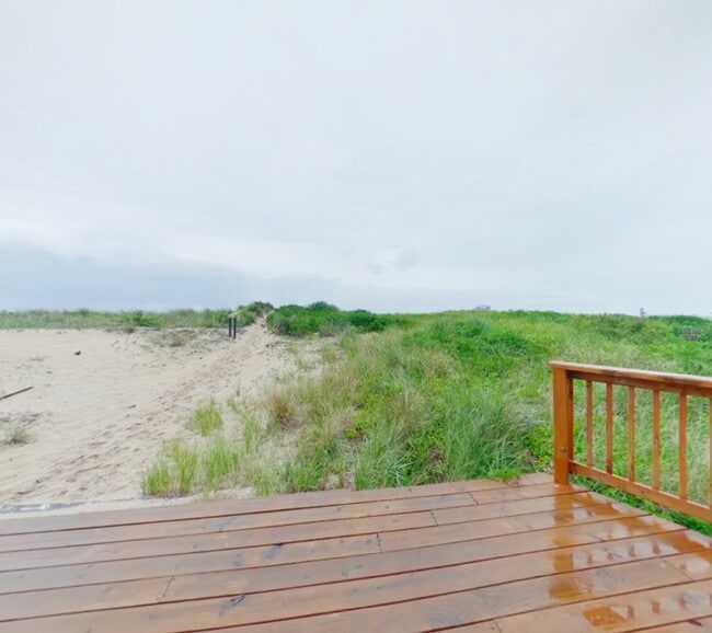 Building Photo - Ocean View