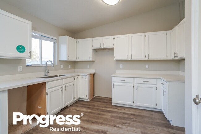 Building Photo - 6125 S 6105 W