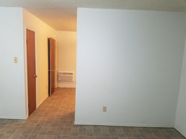 Building Photo - 103 Stanton Dr