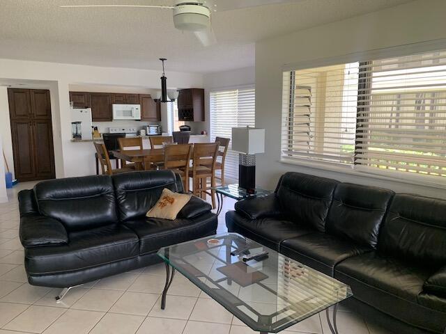 Foto del edificio - 334 Brackenwood Cir