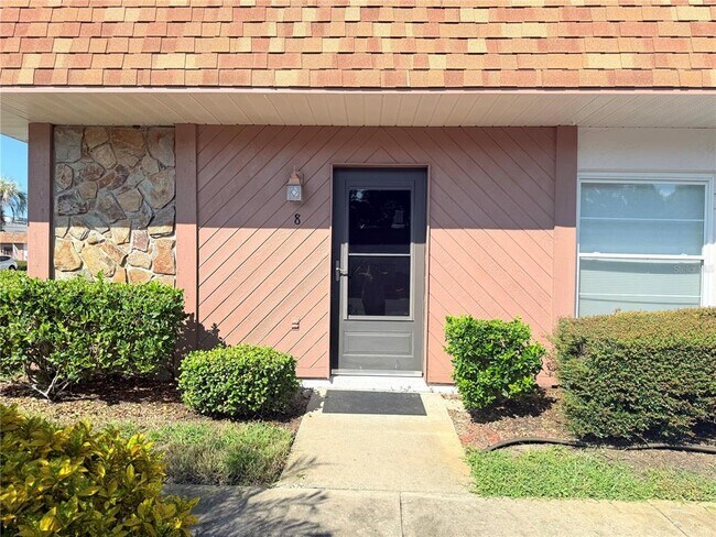 Building Photo - 6125 Chesham Dr