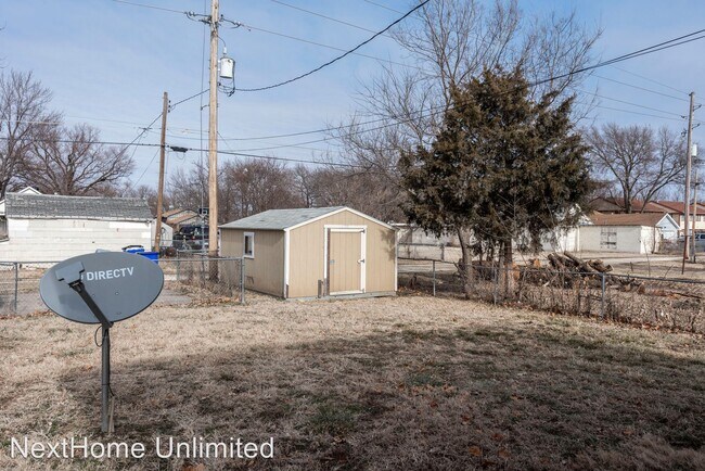 Building Photo - 6 br, 3 bath House - 540 W 12th St.