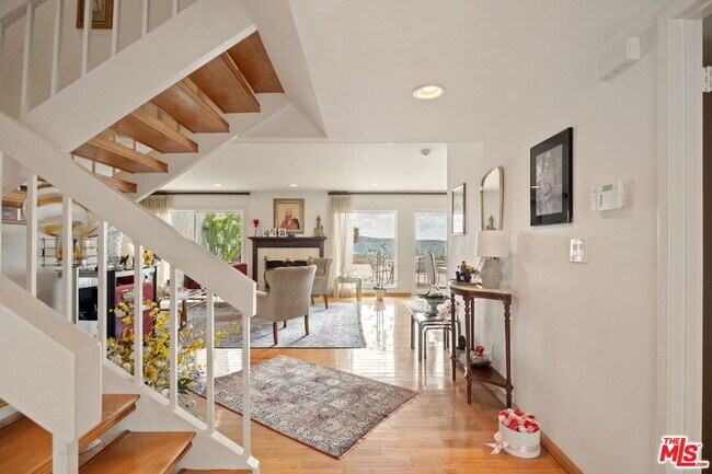 Building Photo - 2484 Angelo Dr