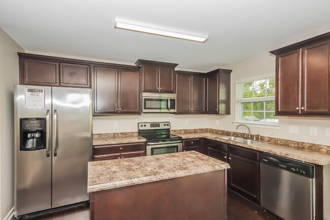 Foto del edificio - 1402 Kent Downs Ave SW