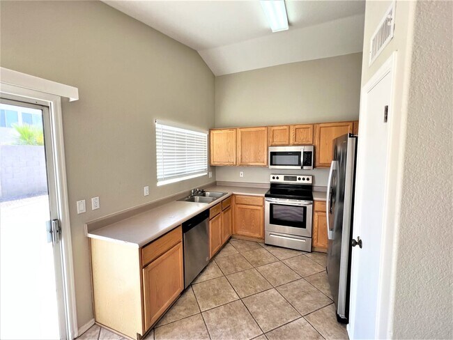 Foto del edificio - 5009 N 104th Ave