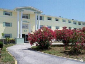 Building Photo - 230 Columbia Dr