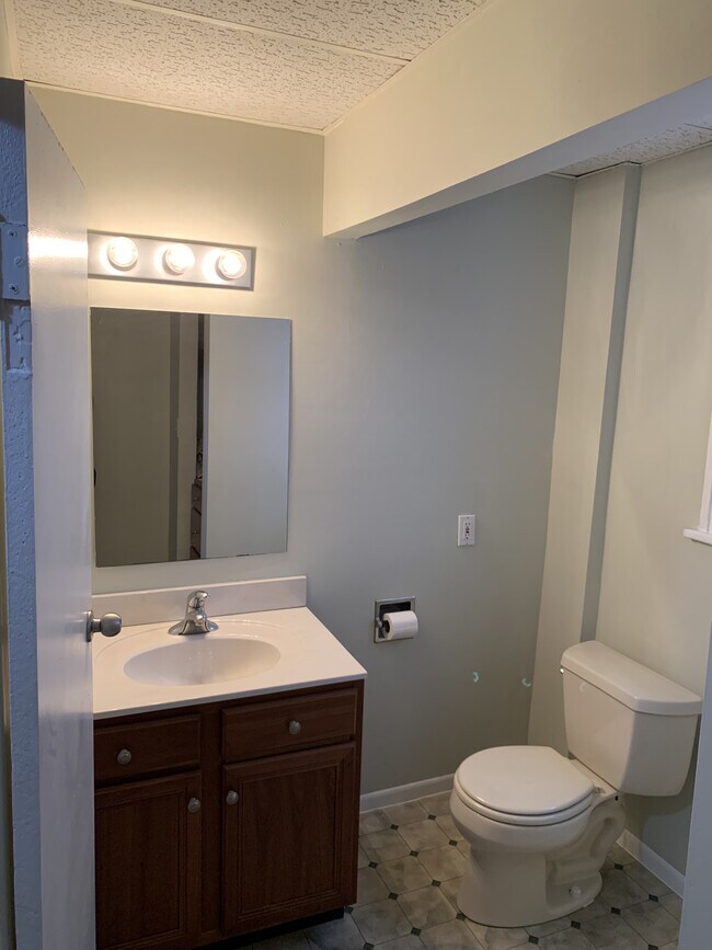 Foto del edificio - 319 Wildwood Ave