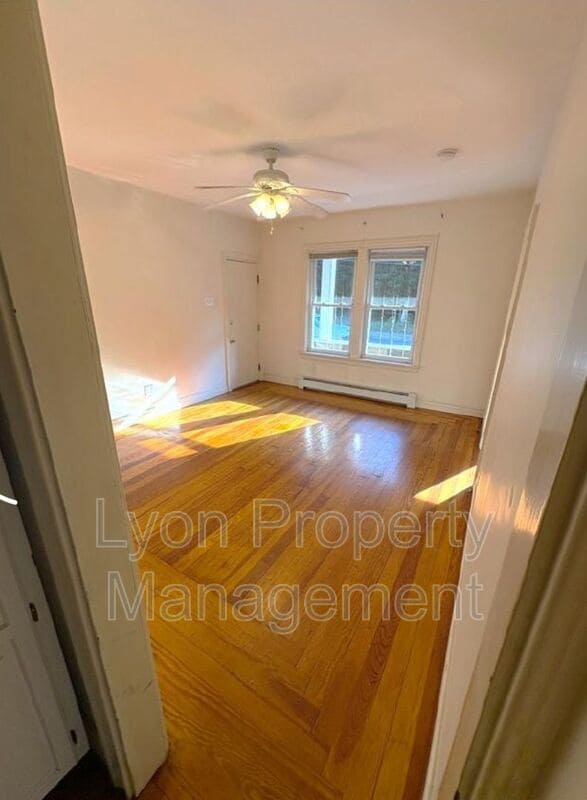 Building Photo - 352 Manville Rd