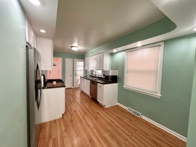 Foto del edificio - 3112 N New England Ave