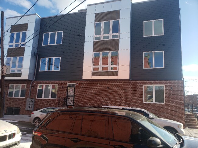 Building Photo - 953 Belmont Ave