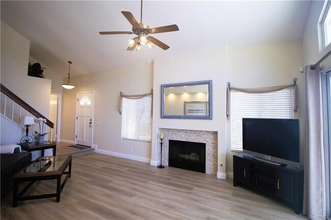 Foto del edificio - 29066 Canyon Rim Dr