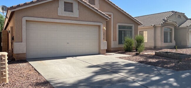 Foto del edificio - Beautiful 3 bed, 2 bath home in convenient El Mirage neighborhood!