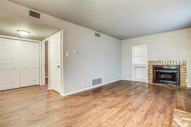 Building Photo - 3825 Camelot St