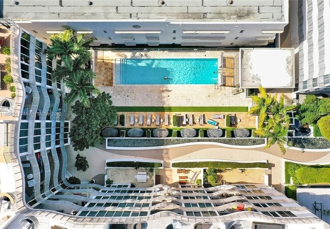 Foto del edificio - 2100 Park Ave