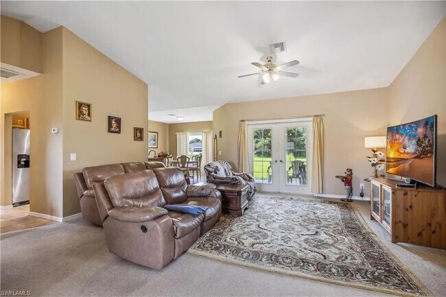 Foto del edificio - 6351 Maytree Cir