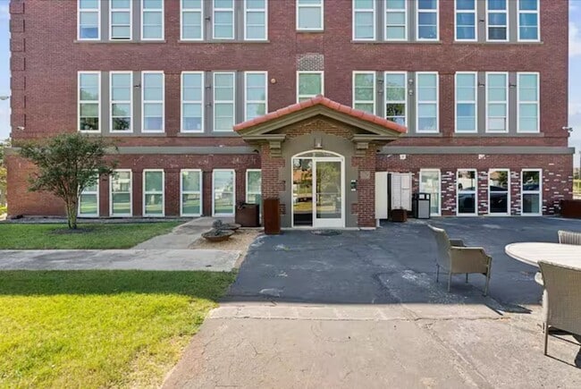 Building Photo - 1403 Corinth St