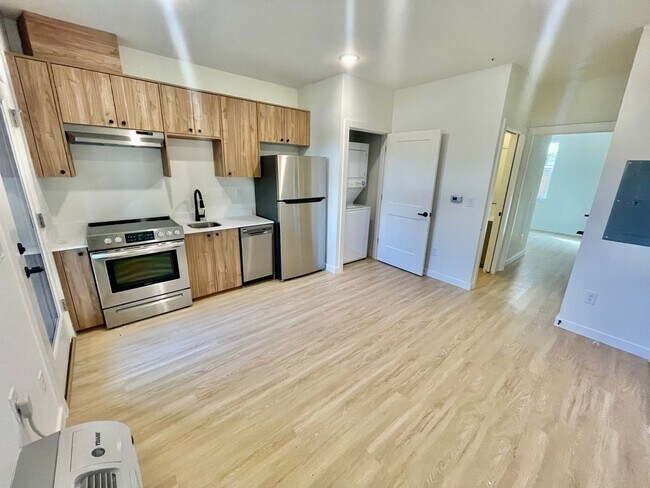 Foto del edificio - Multnomah Multiplex - 1/2 MONTH FREE RENT!