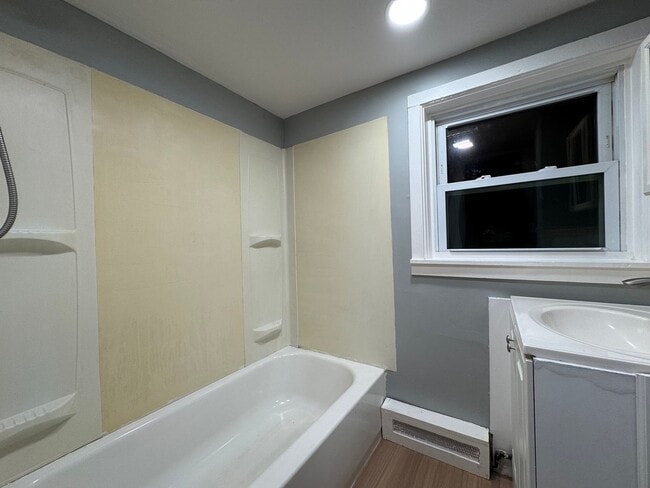 Foto del edificio - 3rd Floor Amesbury 2 Bedroom+Office