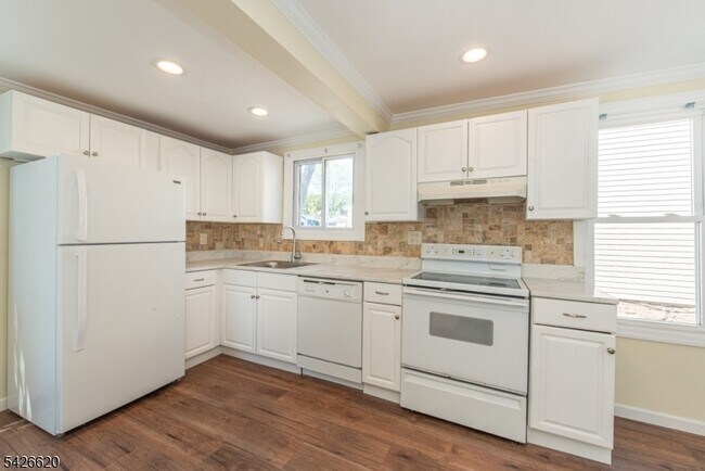 Foto del edificio - 108 Lafayette St