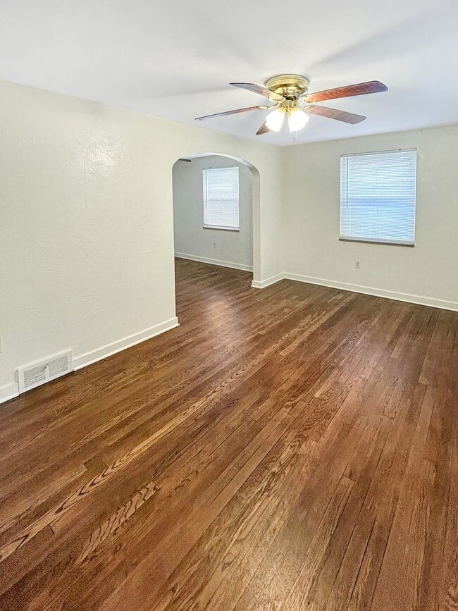 Photo - 1028 Fleming St Apartment