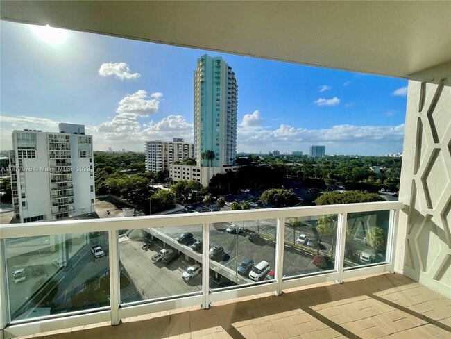 Building Photo - 2451 Brickell Ave
